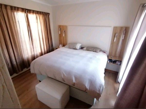 To Let 2 Bedroom Property for Rent in Erand Gardens Gauteng