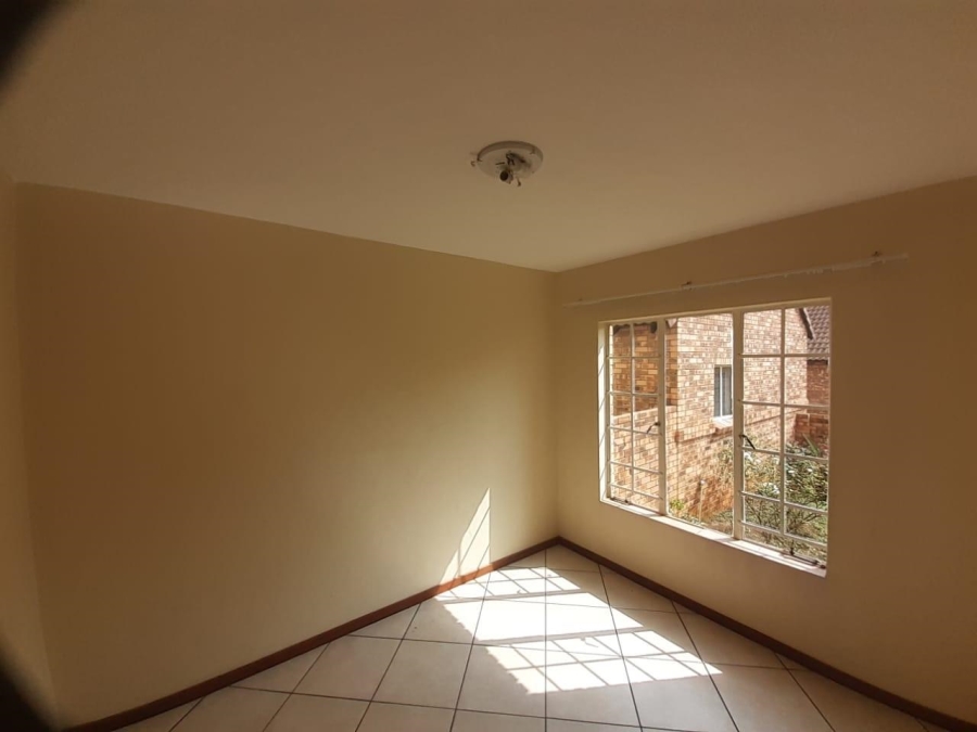 To Let 2 Bedroom Property for Rent in Olympus Gauteng