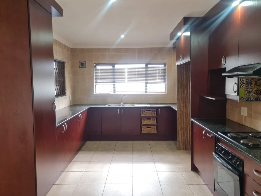 To Let 3 Bedroom Property for Rent in Roodekrans Gauteng