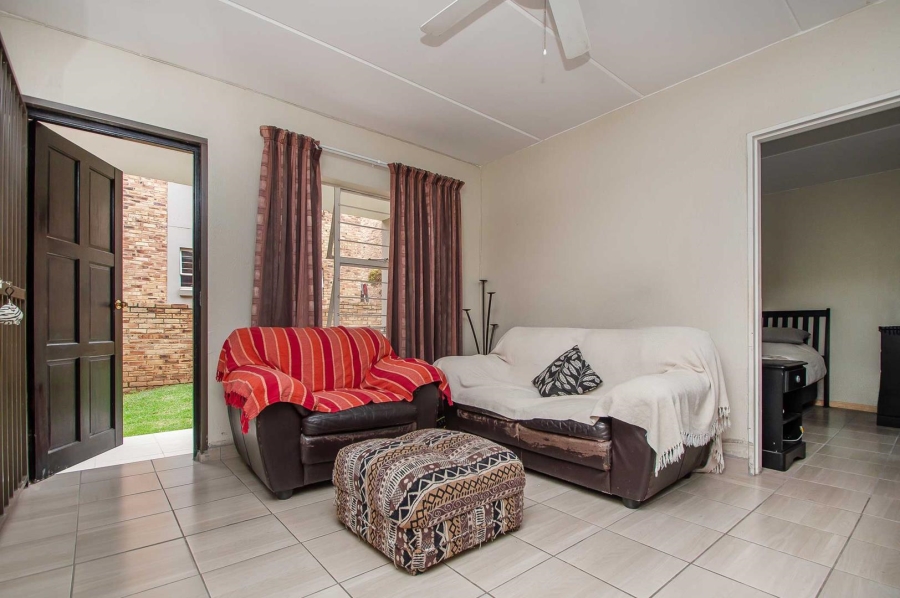2 Bedroom Property for Sale in Honeypark Gauteng