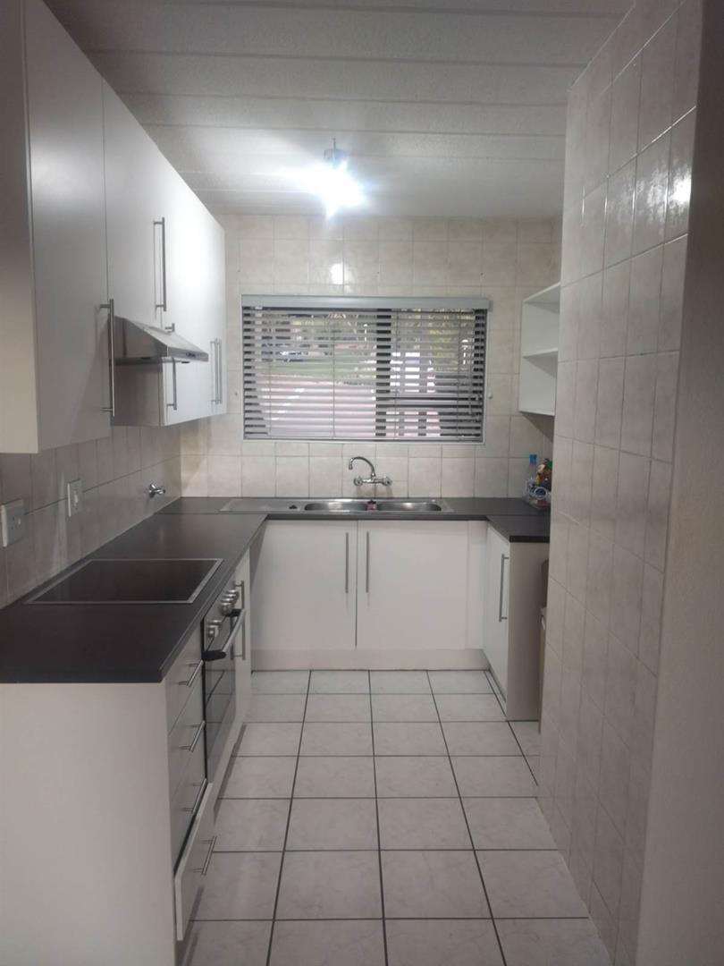 To Let 2 Bedroom Property for Rent in Maroeladal Gauteng