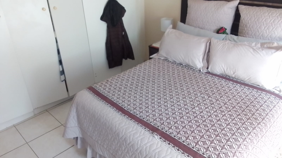 1 Bedroom Property for Sale in Glen Marais Gauteng