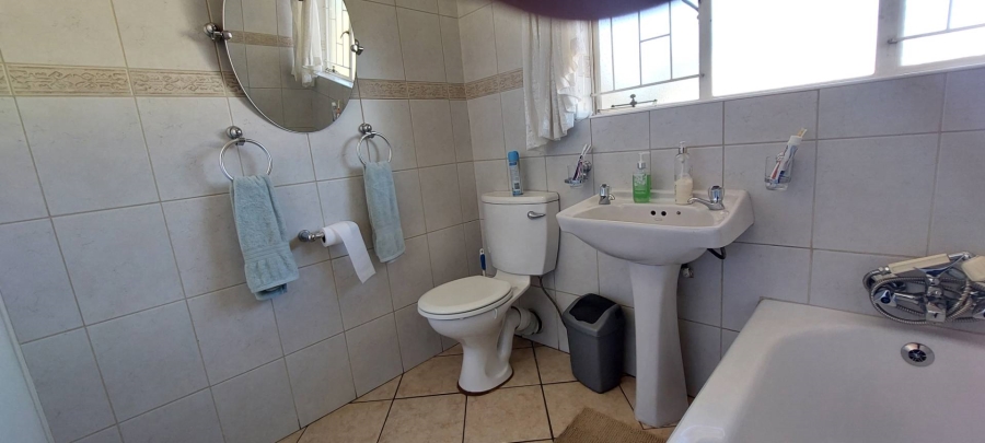 4 Bedroom Property for Sale in Brackenhurst Gauteng