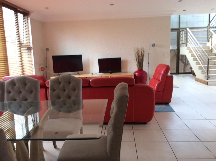 To Let 5 Bedroom Property for Rent in Tladi Gauteng