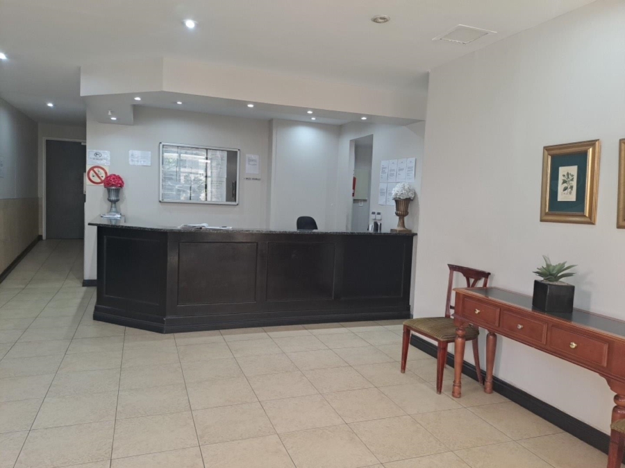 To Let 1 Bedroom Property for Rent in Illovo Gauteng