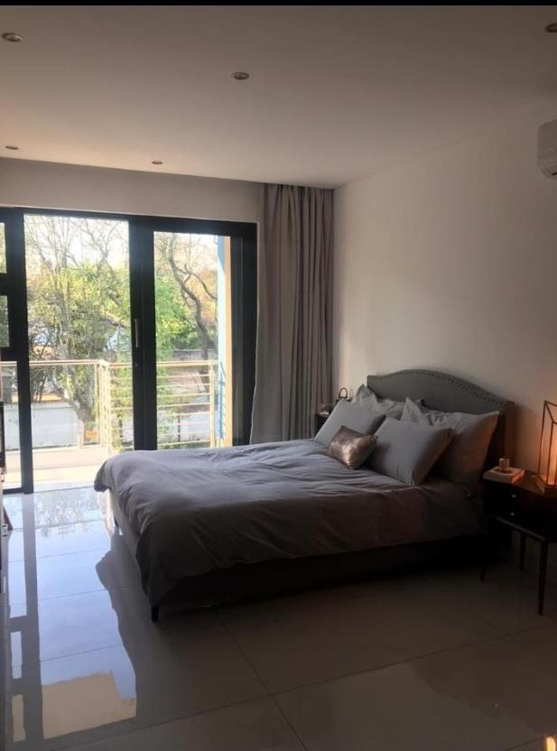 To Let 2 Bedroom Property for Rent in Houghton Gauteng