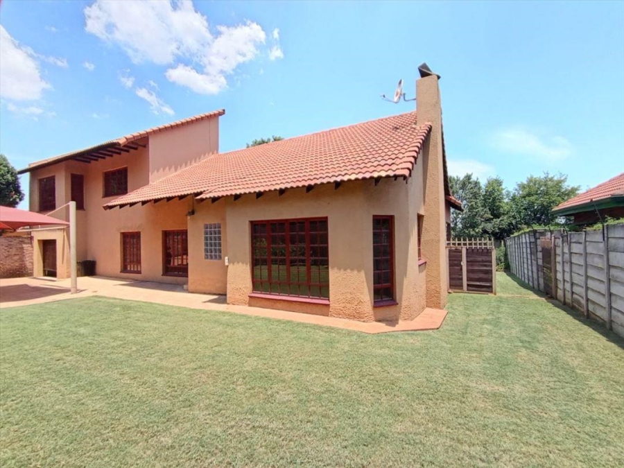 4 Bedroom Property for Sale in Farrarmere Gauteng