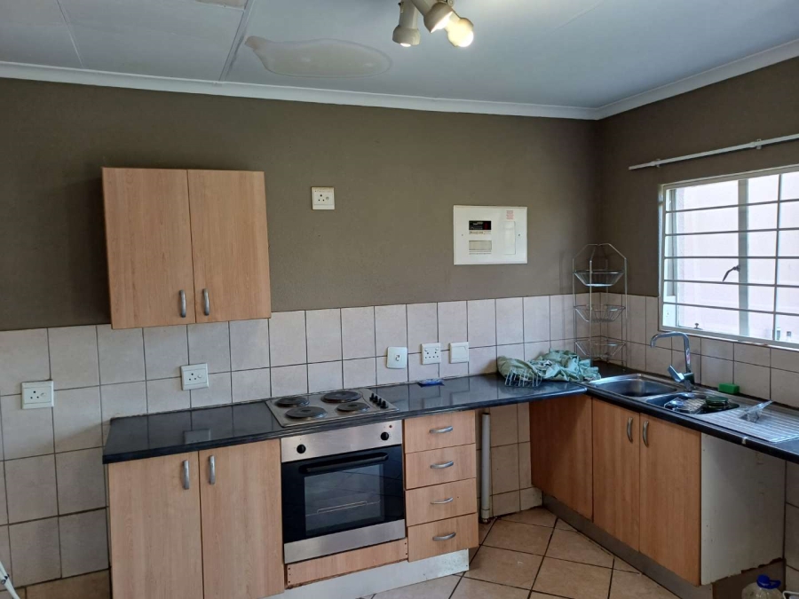To Let 1 Bedroom Property for Rent in Ruimsig Gauteng