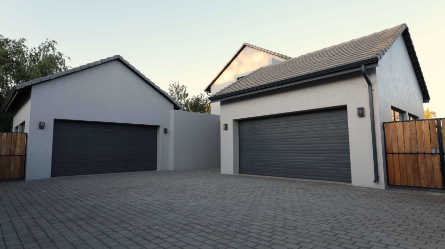 4 Bedroom Property for Sale in Zwartkop Golf Estate Gauteng