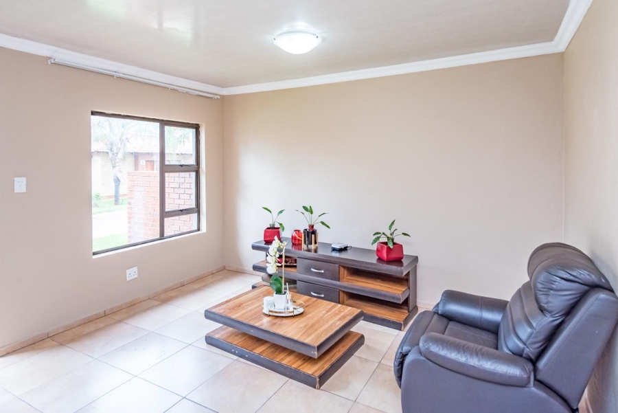 2 Bedroom Property for Sale in Groblerpark Ext 3 Gauteng