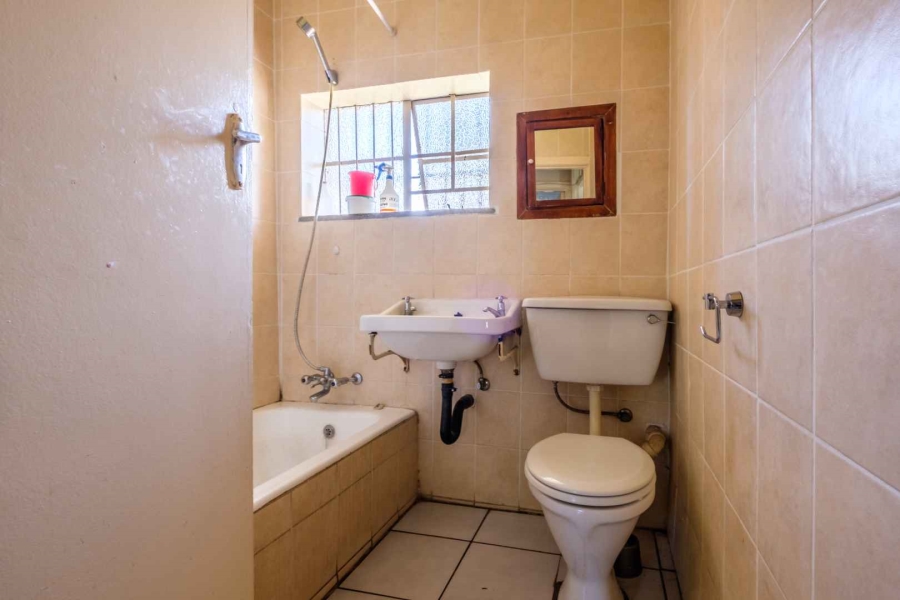 12 Bedroom Property for Sale in Rosettenville Gauteng