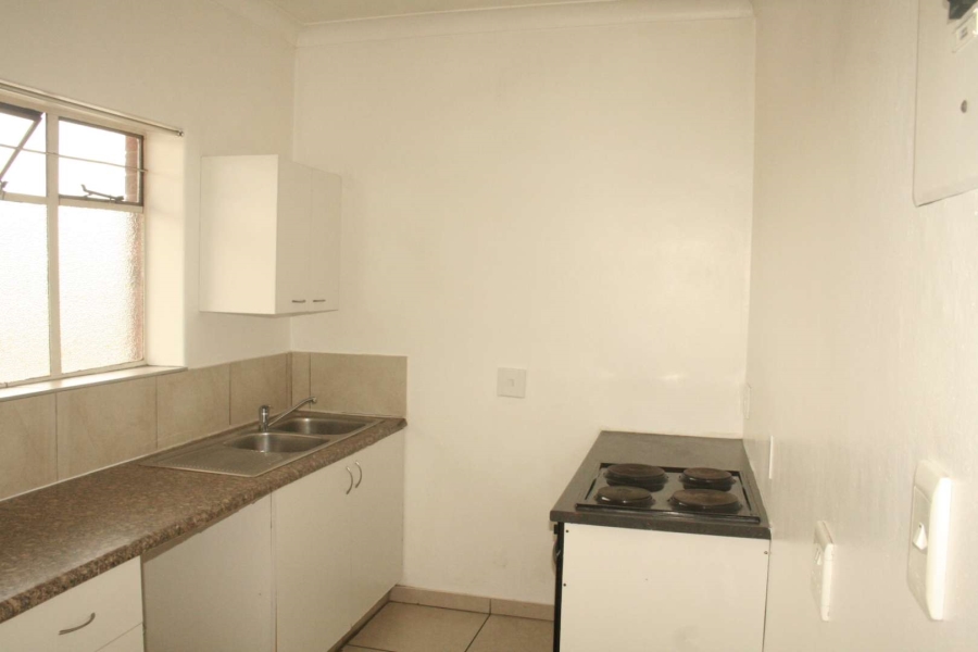 To Let 2 Bedroom Property for Rent in Hurlyvale Gauteng