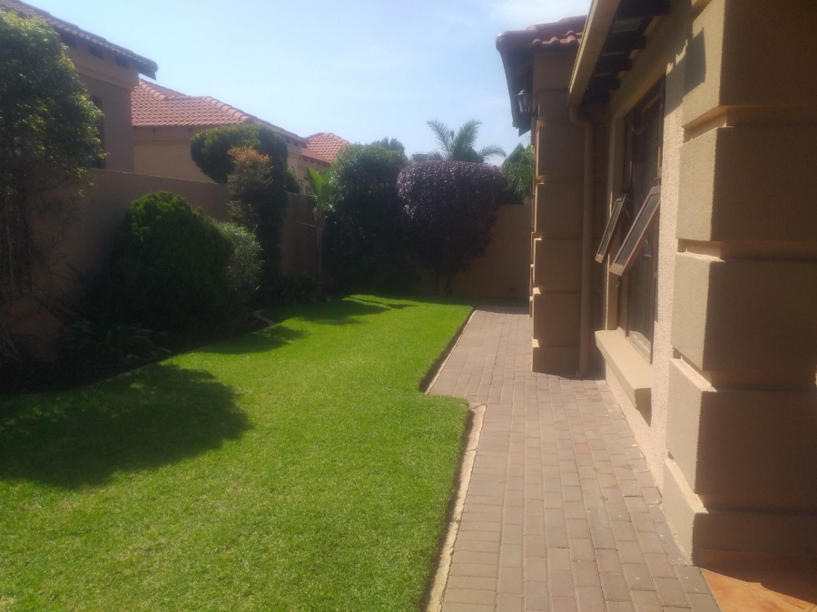 3 Bedroom Property for Sale in Mulbarton Gauteng