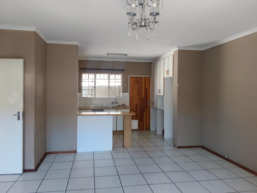 To Let 2 Bedroom Property for Rent in New Redruth Gauteng
