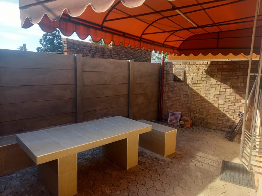 To Let 0 Bedroom Property for Rent in Discovery Gauteng