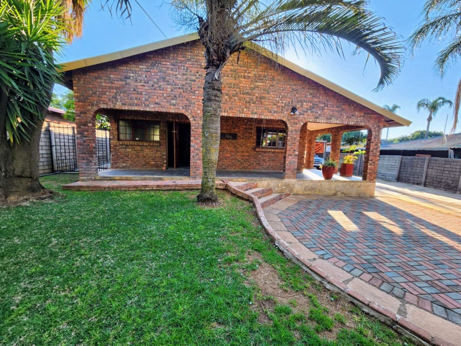 6 Bedroom Property for Sale in Pretoria North Gauteng