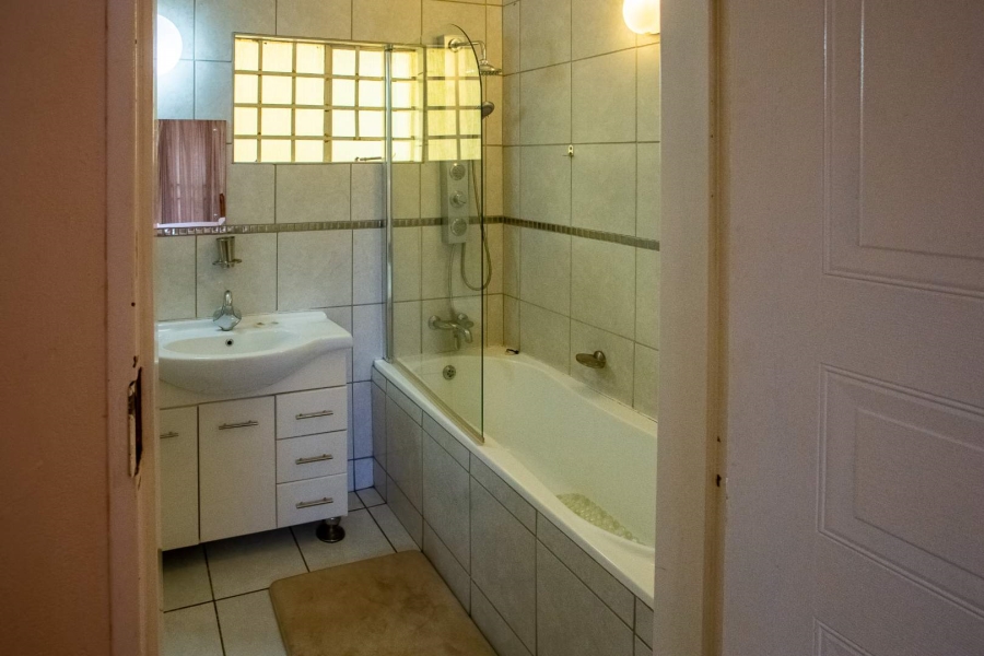 17 Bedroom Property for Sale in Eikenhof Gauteng