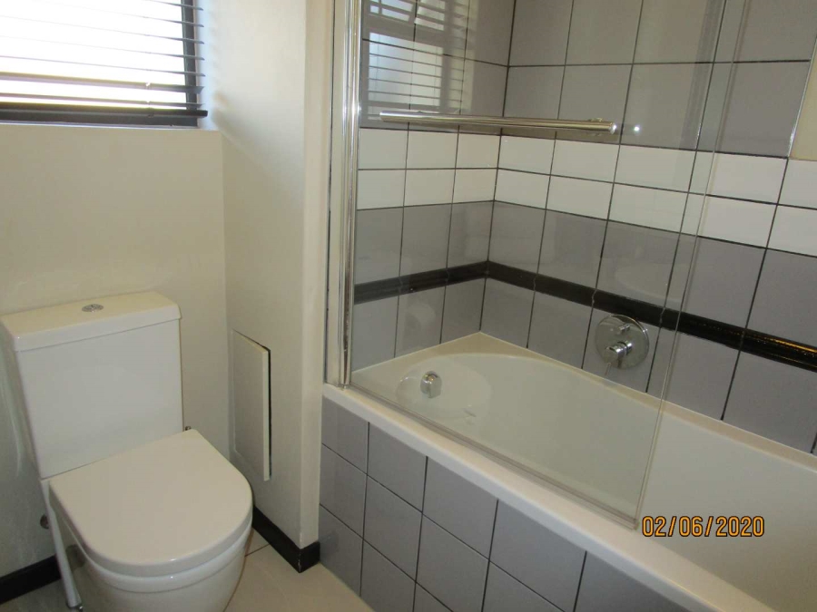 To Let 2 Bedroom Property for Rent in Rosebank Gauteng