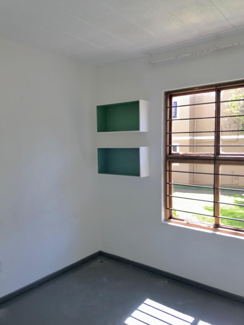 To Let 3 Bedroom Property for Rent in Robindale Gauteng