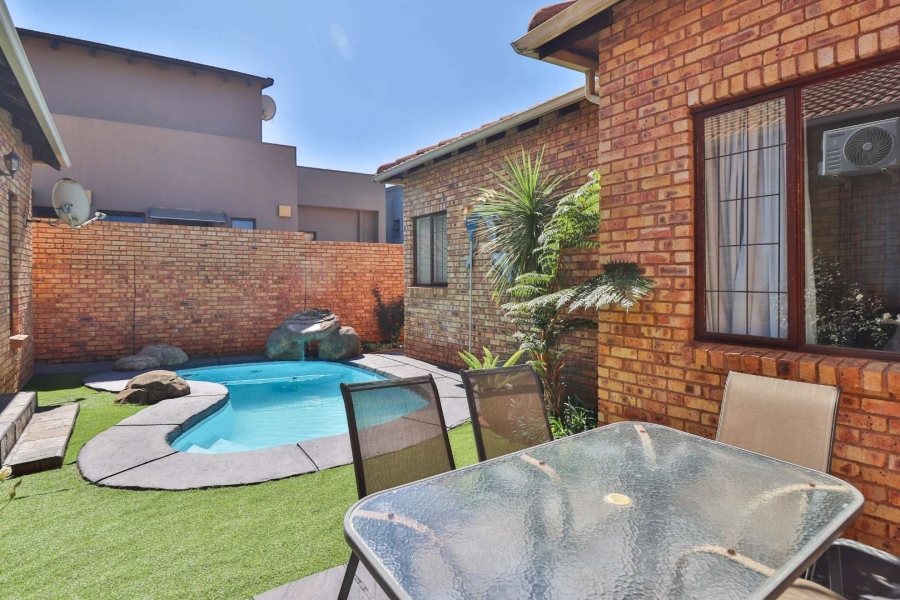 3 Bedroom Property for Sale in La Como Lifestyle Estate Gauteng