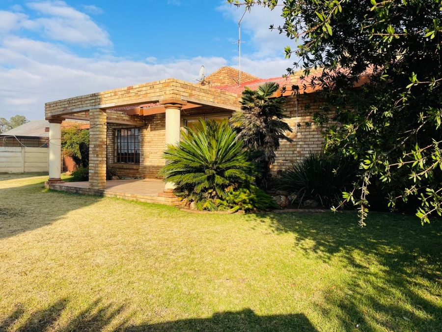 2 Bedroom Property for Sale in Bakerton Gauteng