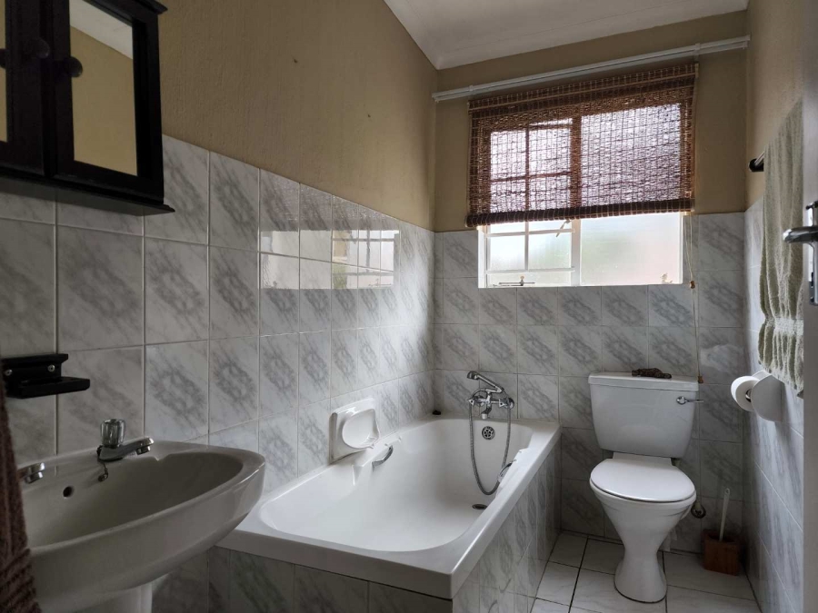 To Let 2 Bedroom Property for Rent in Garsfontein Gauteng