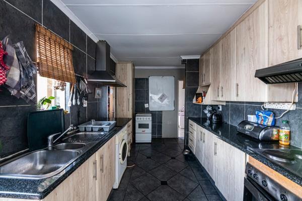 To Let 3 Bedroom Property for Rent in Oakdene Gauteng