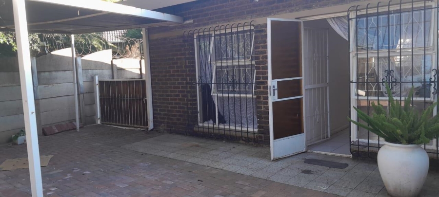 To Let 1 Bedroom Property for Rent in Freeway Park Gauteng