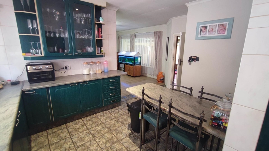 3 Bedroom Property for Sale in Brackendowns Gauteng