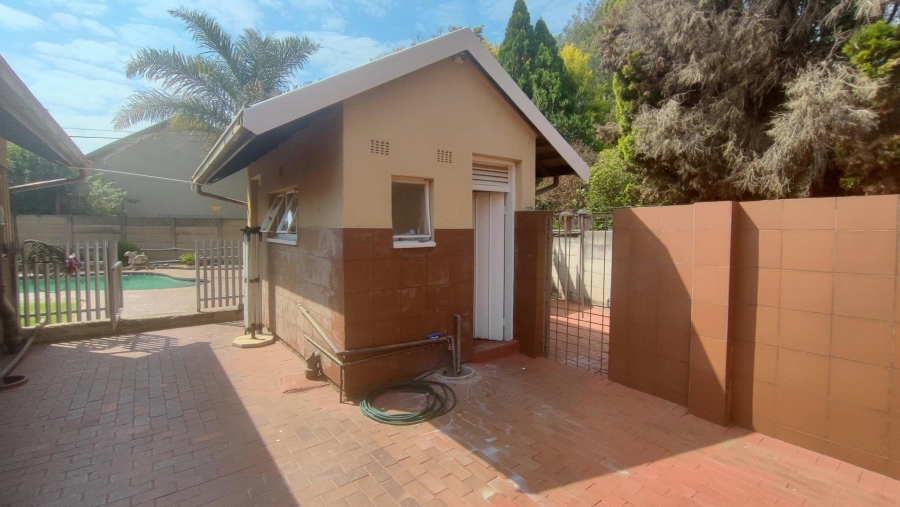 3 Bedroom Property for Sale in Brackendowns Gauteng