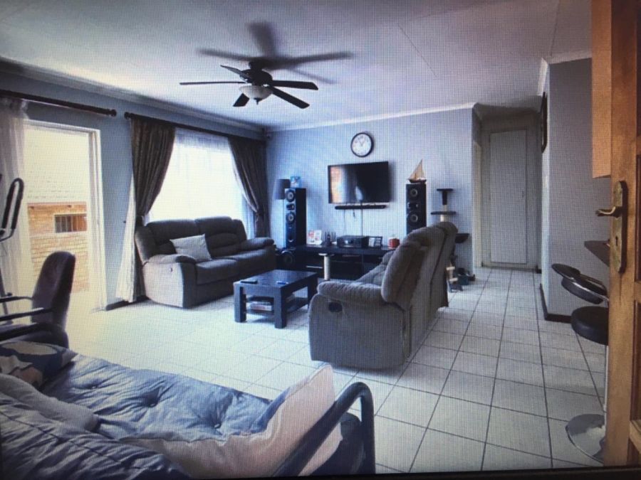 2 Bedroom Property for Sale in Amberfield Heights Gauteng