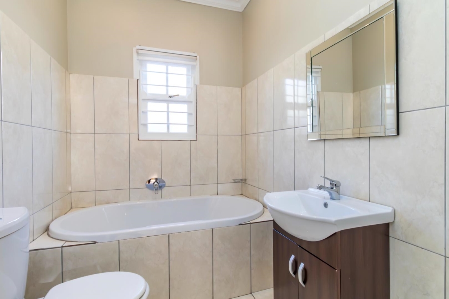 3 Bedroom Property for Sale in Broadacres Gauteng