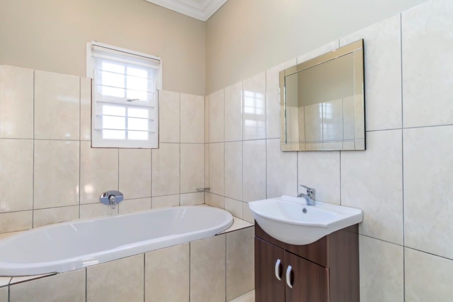 3 Bedroom Property for Sale in Broadacres Gauteng