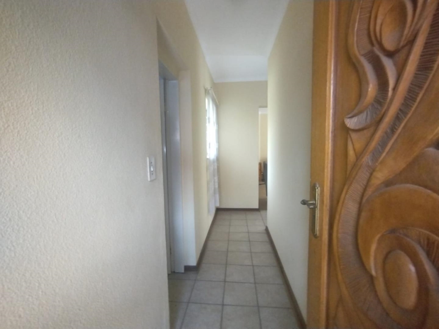 To Let 1 Bedroom Property for Rent in Brackenhurst Gauteng