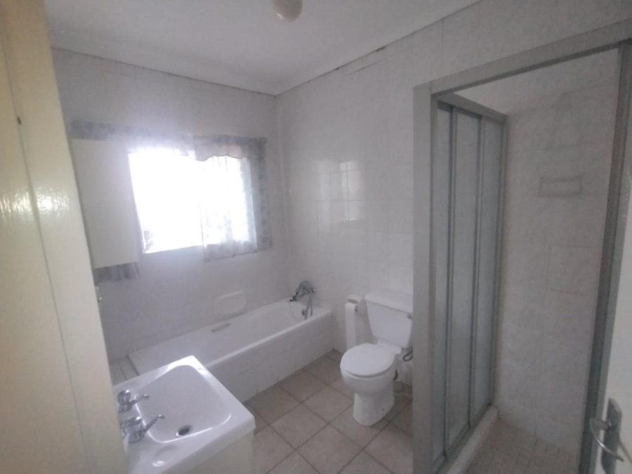 To Let 1 Bedroom Property for Rent in Brackenhurst Gauteng