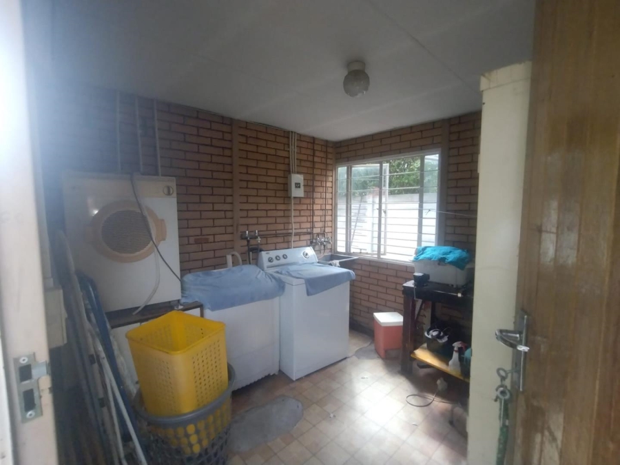 To Let 1 Bedroom Property for Rent in Brackenhurst Gauteng