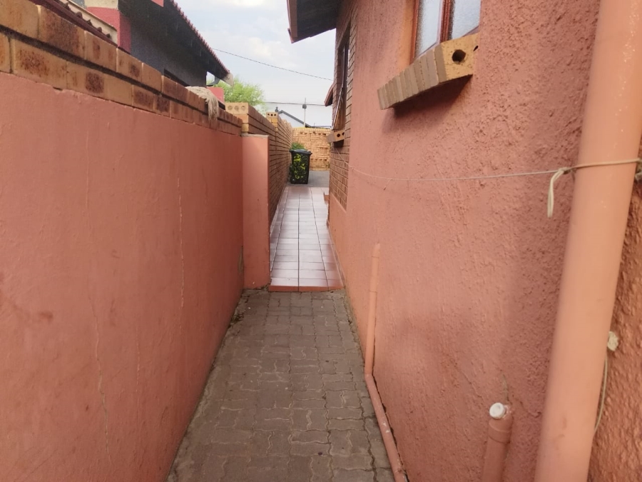 2 Bedroom Property for Sale in Klipfontein View Gauteng