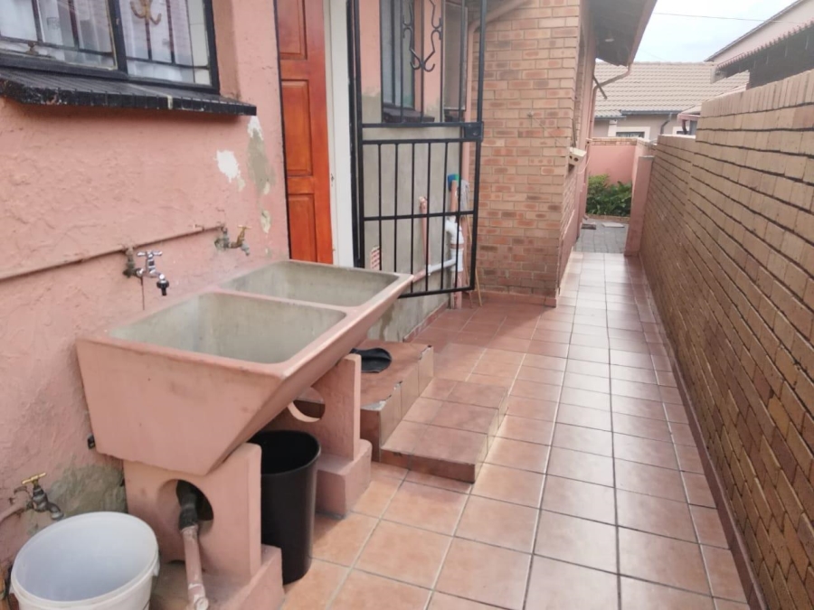 2 Bedroom Property for Sale in Klipfontein View Gauteng