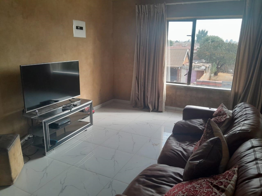 To Let 5 Bedroom Property for Rent in Vosloorus Gauteng