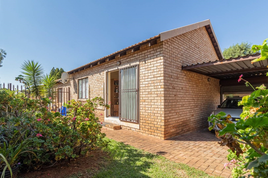 2 Bedroom Property for Sale in Witpoortjie Gauteng