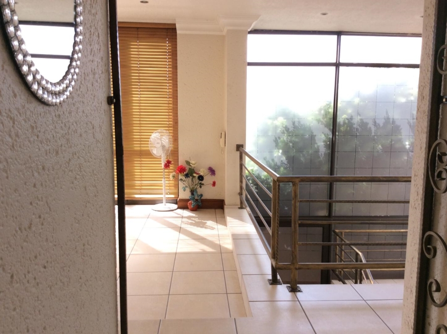 5 Bedroom Property for Sale in Tladi Gauteng