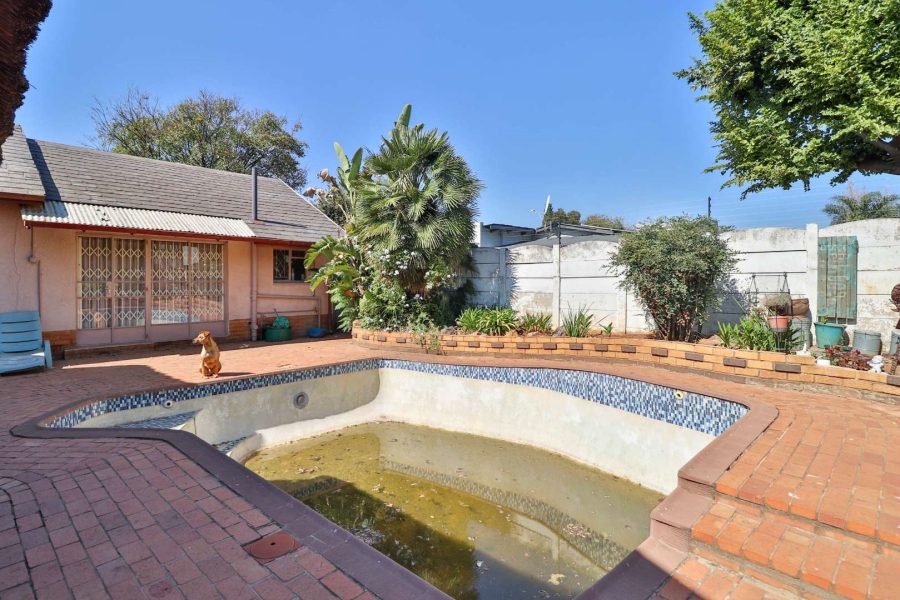 3 Bedroom Property for Sale in Beyerspark Gauteng