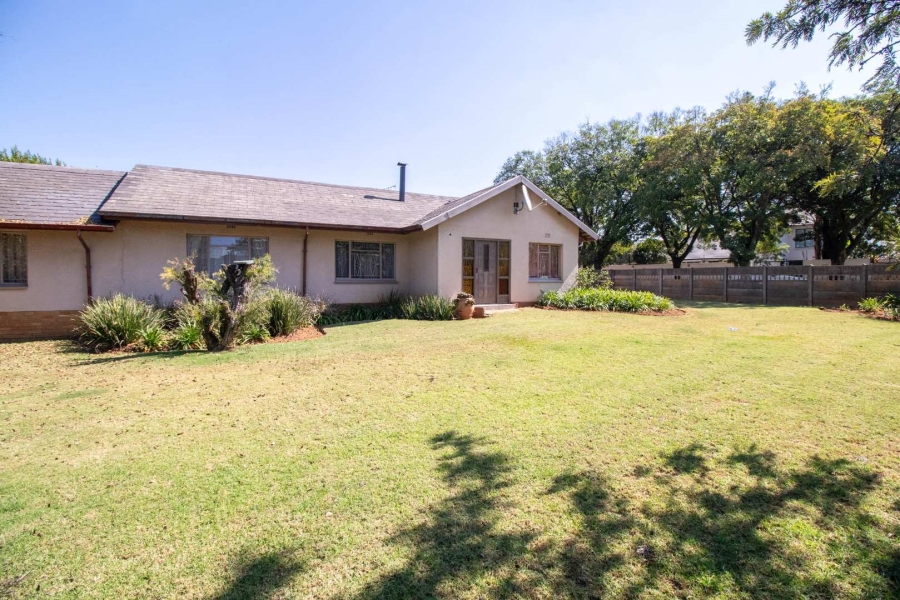 3 Bedroom Property for Sale in Beyerspark Gauteng