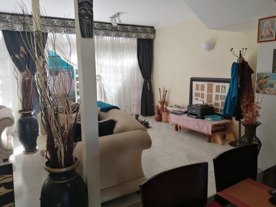 To Let 3 Bedroom Property for Rent in Savoy Estate Gauteng