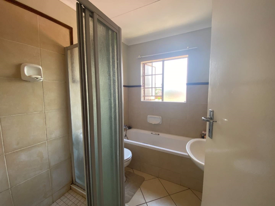 2 Bedroom Property for Sale in Wonderpark Estate Gauteng