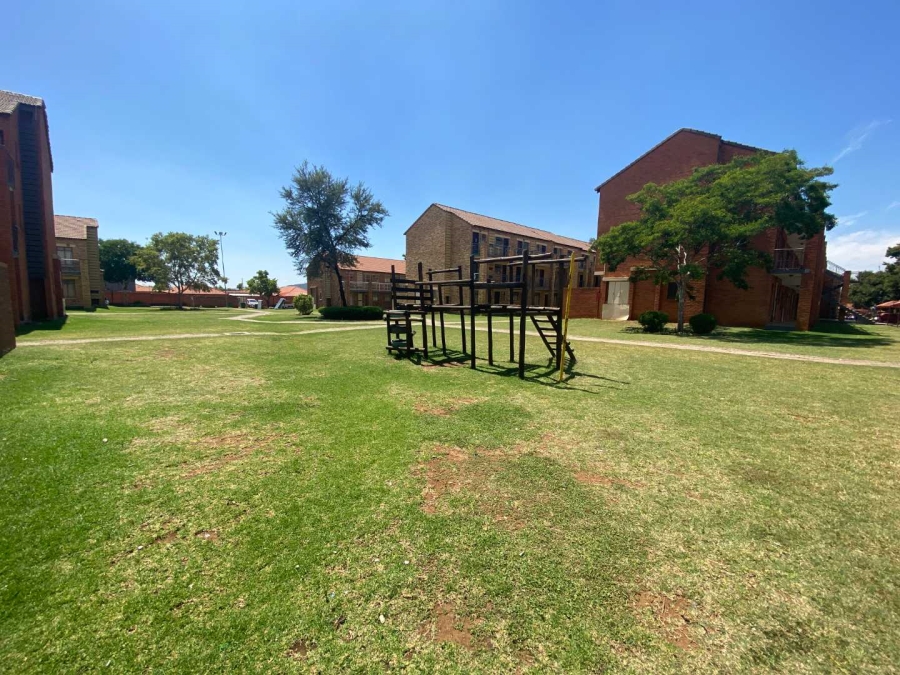 2 Bedroom Property for Sale in Wonderpark Estate Gauteng