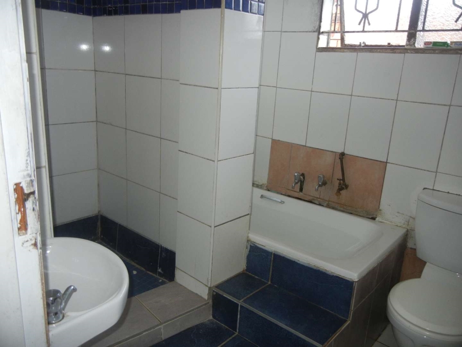 4 Bedroom Property for Sale in Lenasia South Gauteng