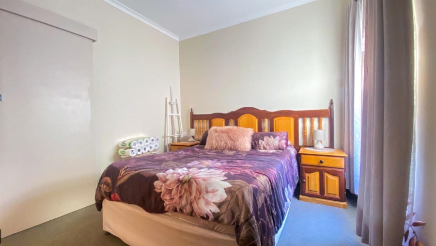 To Let 4 Bedroom Property for Rent in Brackenhurst Gauteng