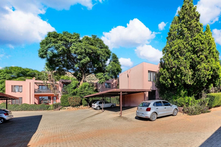 2 Bedroom Property for Sale in Little Falls Gauteng