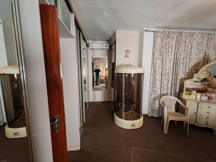 4 Bedroom Property for Sale in Lenasia Ext 7 Gauteng